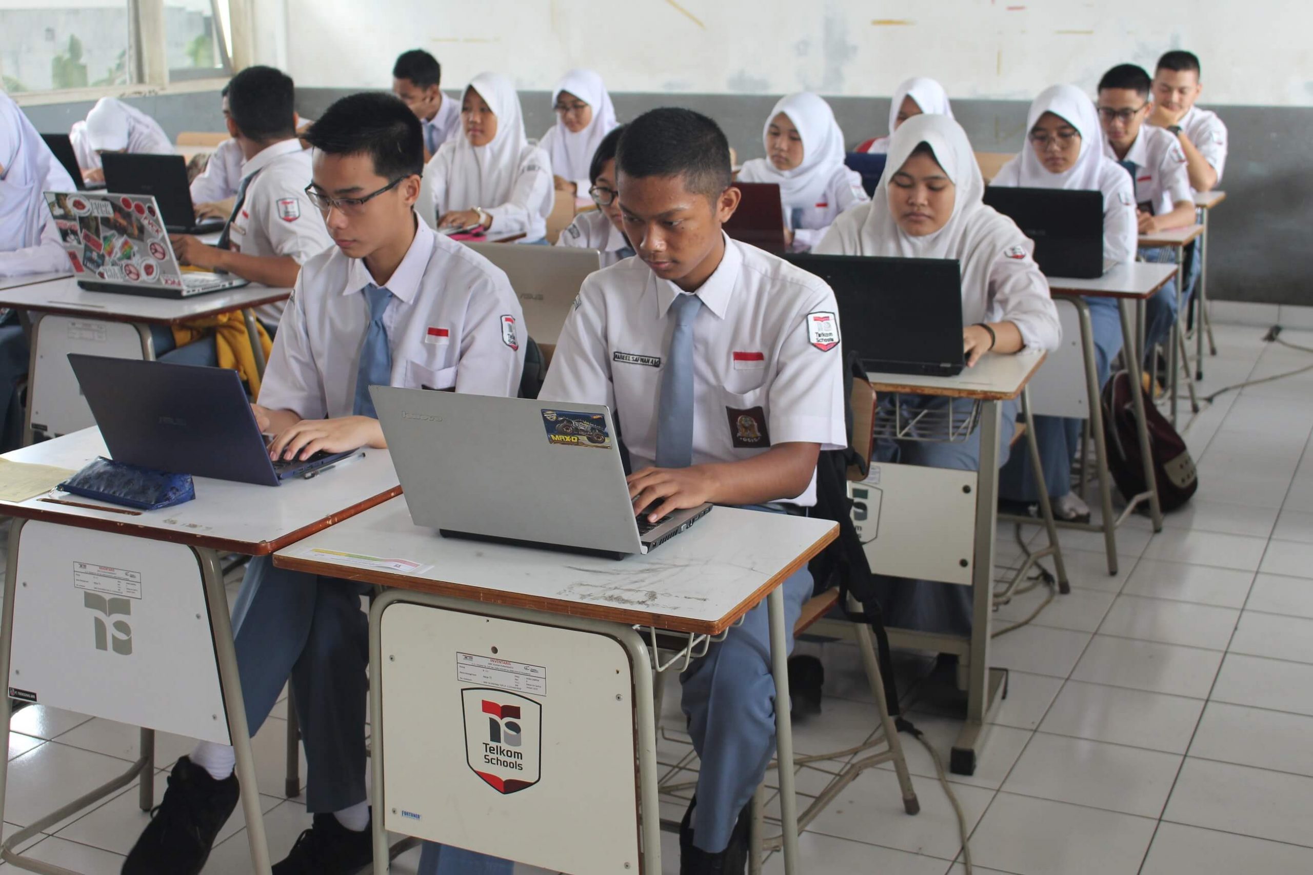 Seminar Nasional dan Pelatihan Desain UI UX